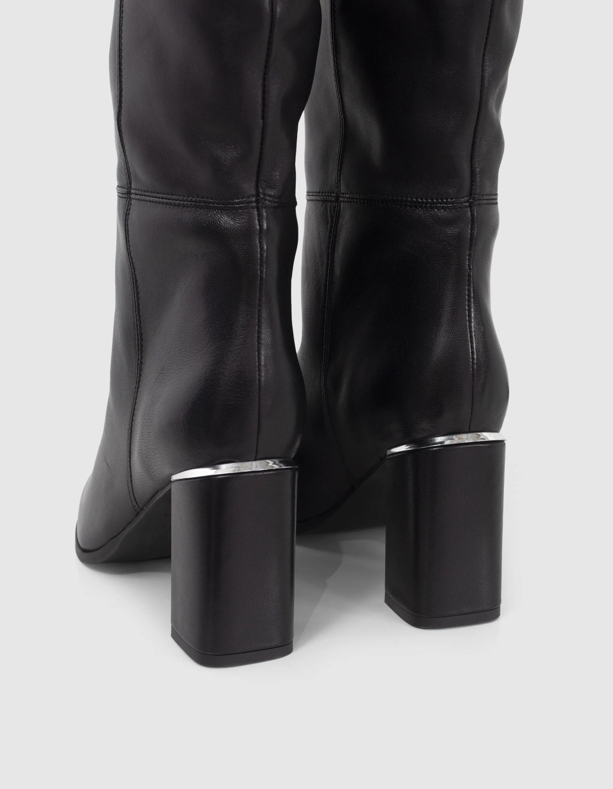 Bottes noires à talon cuir avec barrette métal Femme