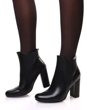 Bottines noires à talon haut