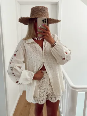 Chemise BEARLA Écrue en broderie anglaise avec motifs sur les manches