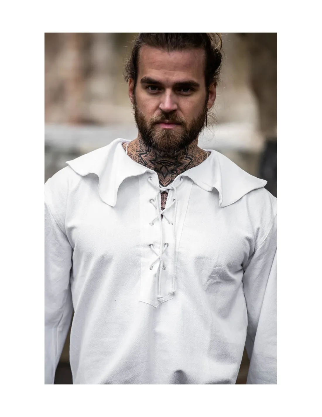 Chemise médiévale à col modèle Athos, couleur blanche ⚔️ Boutique Épées