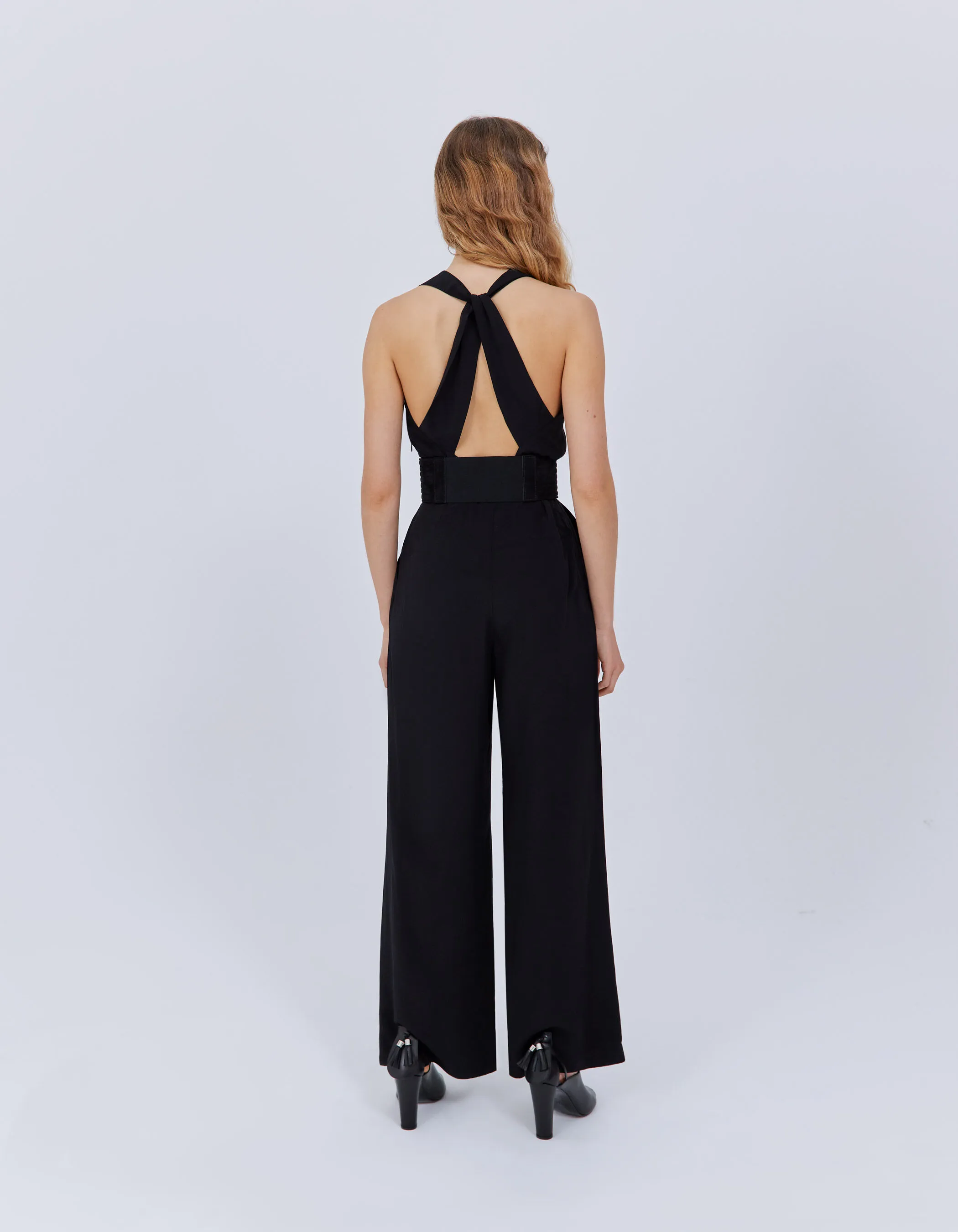 Combinaison pantalon noire dos-nu Femme