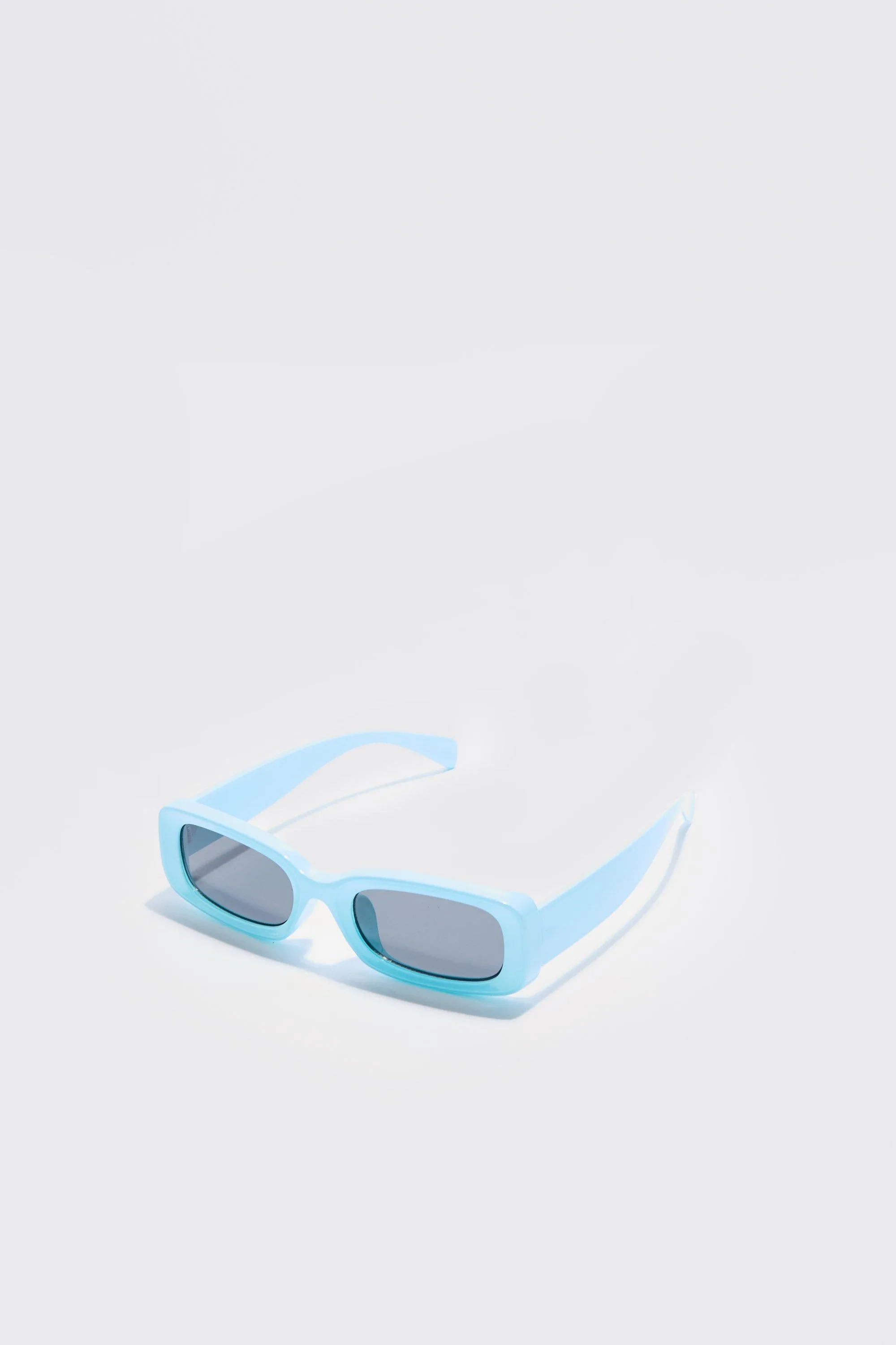 Lunettes de soleil rectangulaires en plastique