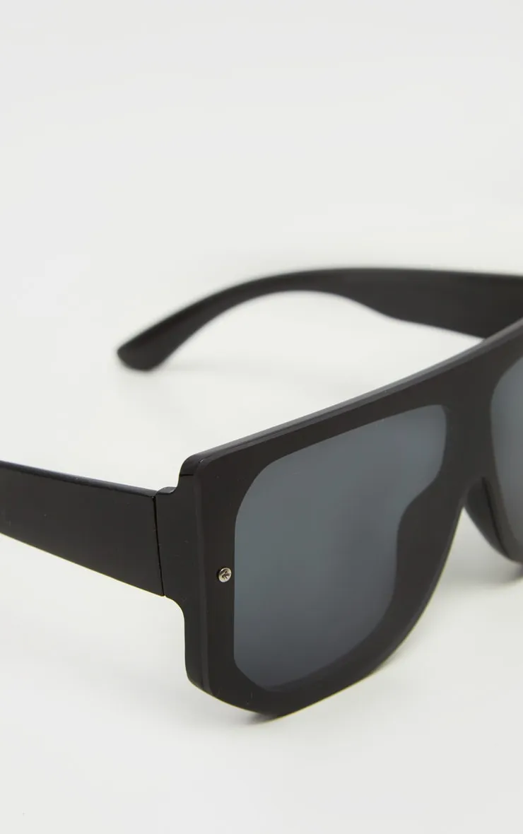 Lunettes de soleil à monture oversize noire