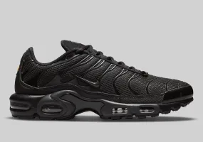 Nike Air Max Plus triple black