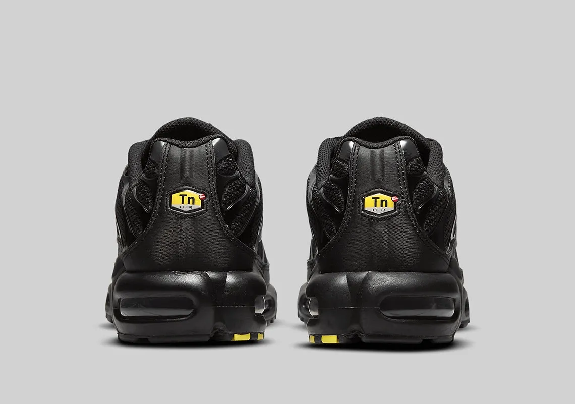 Nike Air Max Plus triple black