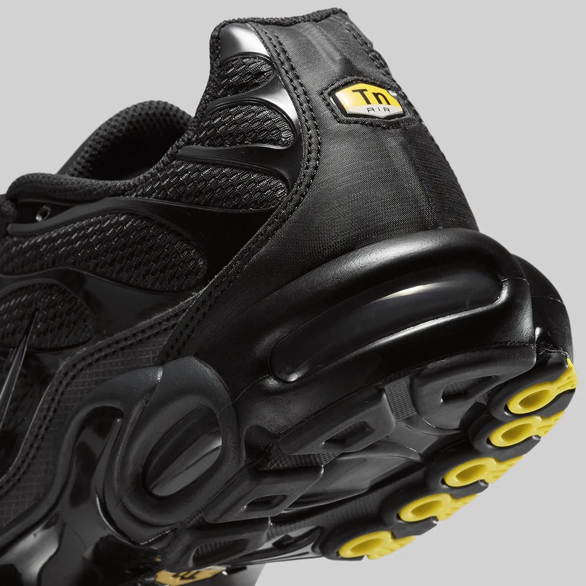 Nike Air Max Plus triple black