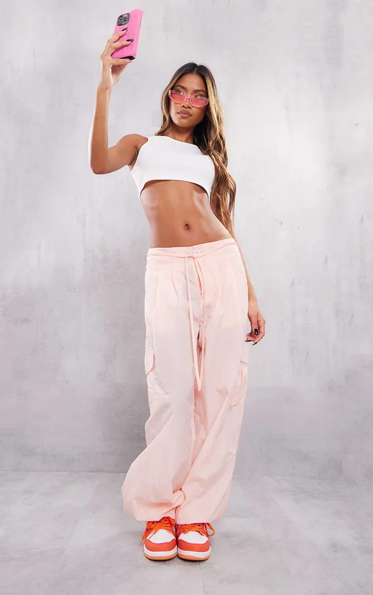 Pantalon cargo en nylon rose tendre très baggy