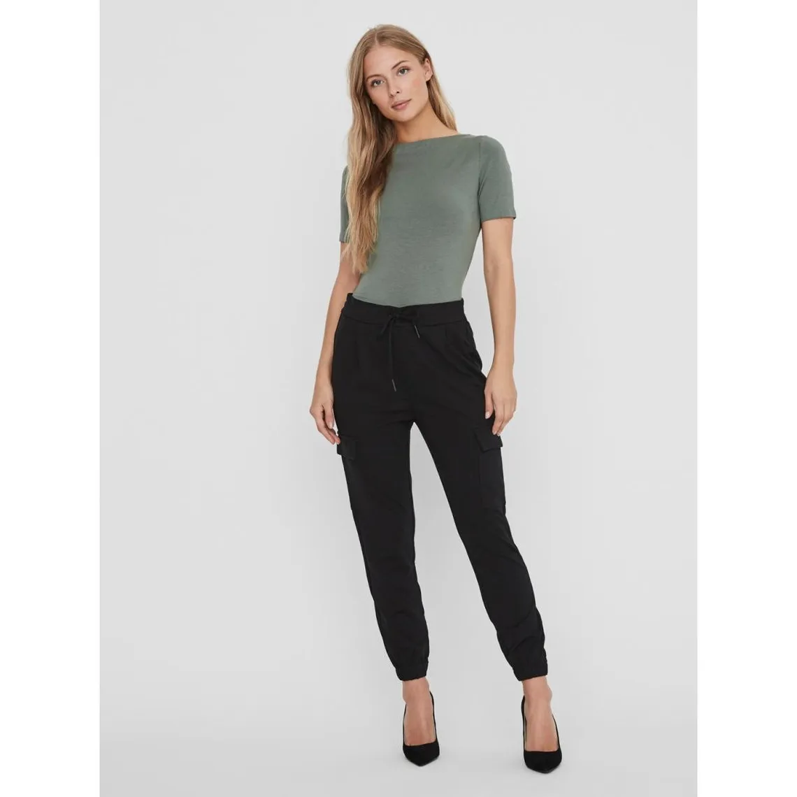 Pantalon cargo loose fit noir en viscose | 3 Suisses