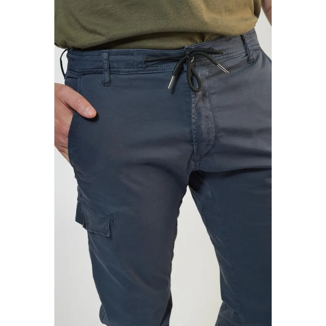 Pantalon cargo Vedje bleu marine blanc en coton Le Temps des Cerises - Pantalon Homme sur MenCorner