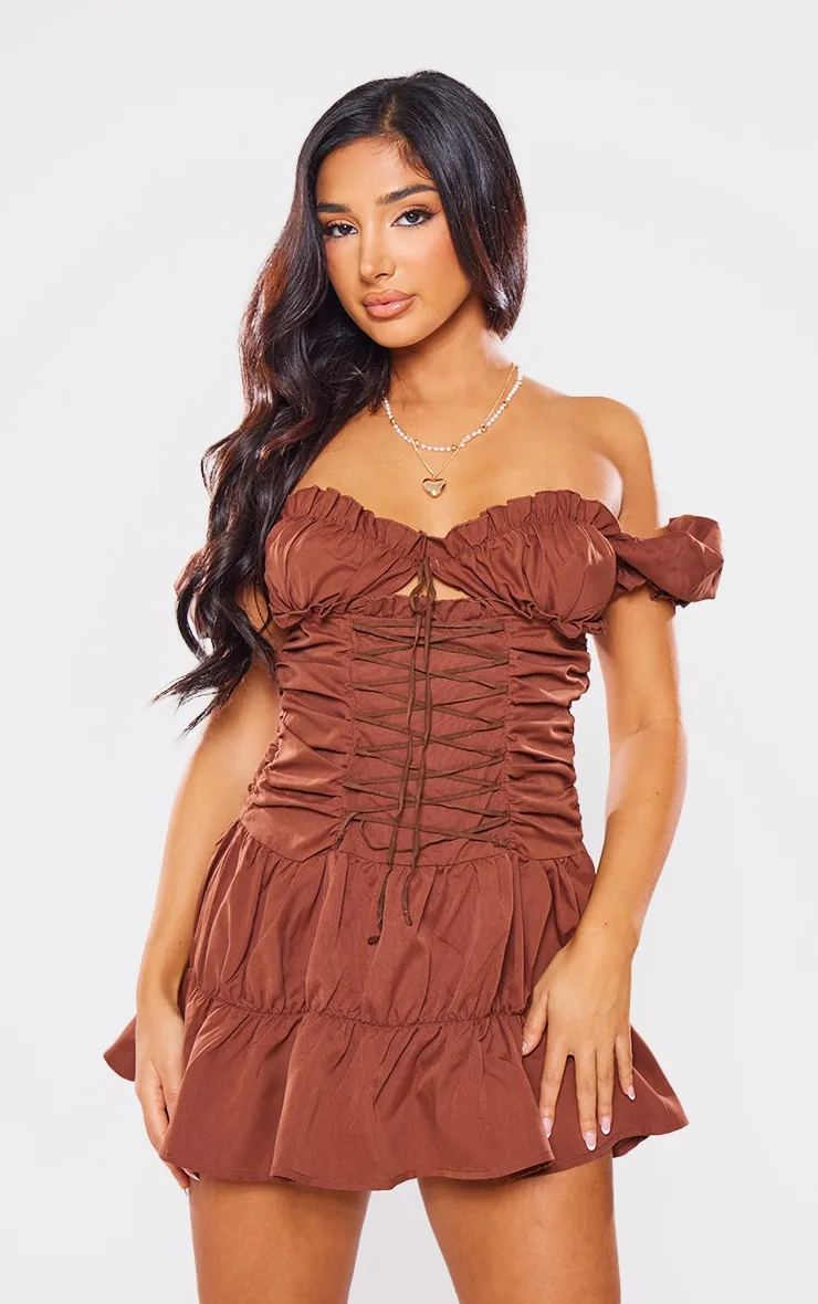 Petite Robe chocolat volantée à corset et lacets