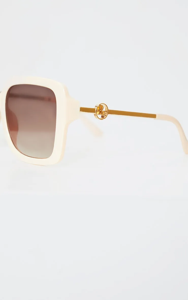 PRETTYLITTLETHING Lunettes de soleil oversize carrées crème