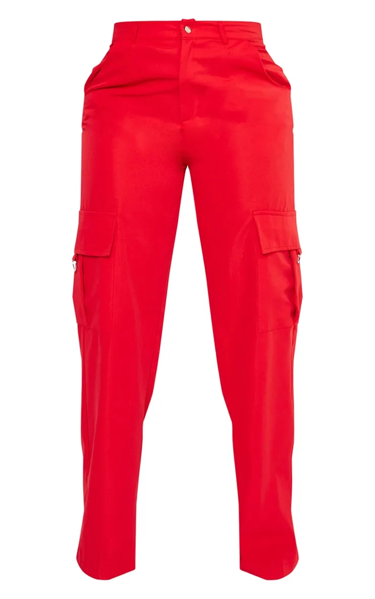 PRETTYLITTLETHING Shape Pantalon large style cargo rouge à détail boucles