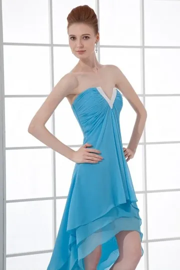 Robe cocktail bleu turquoise décolleté en V courte devant longue derrière en mousseline