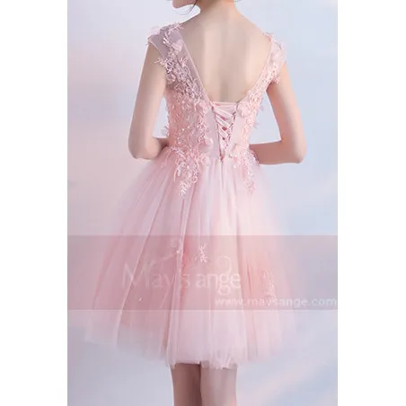 robe cocktail rose dentelle fleurs chic