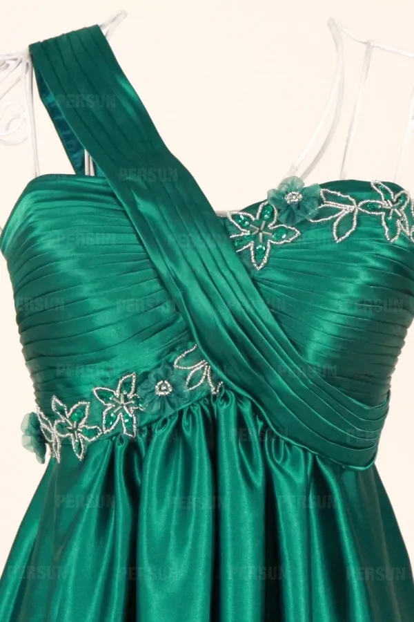 Robe de cocktail ruchée verte asymétrique pour silhouette A