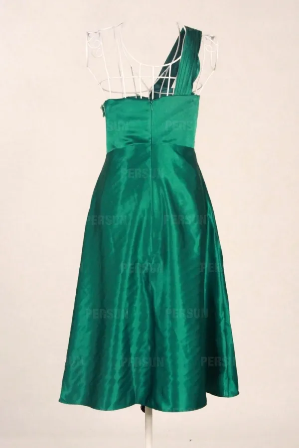 Robe de cocktail ruchée verte asymétrique pour silhouette A