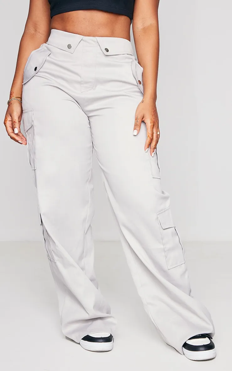 Shape Pantalon cargo gris clair à taille pliée et poches