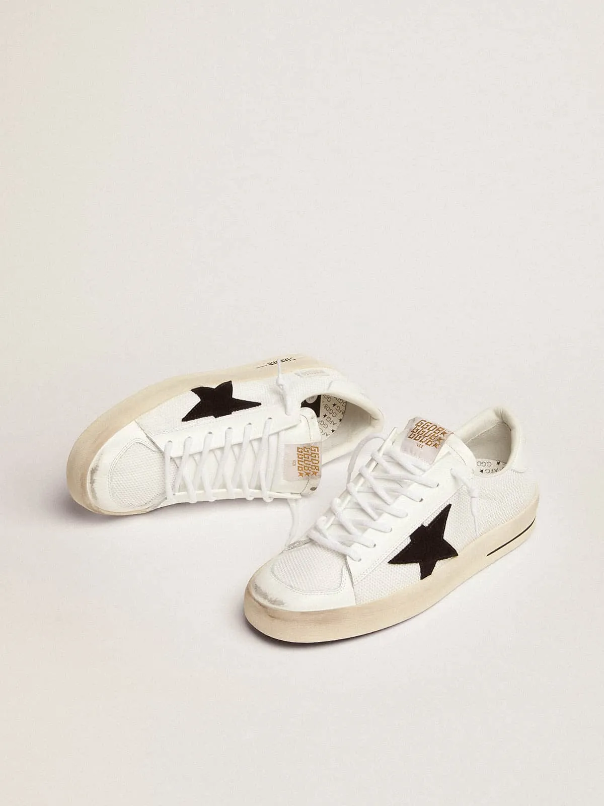 Stardan avec empiècements en résille et cuir blancs et étoile en daim noir | Golden Goose