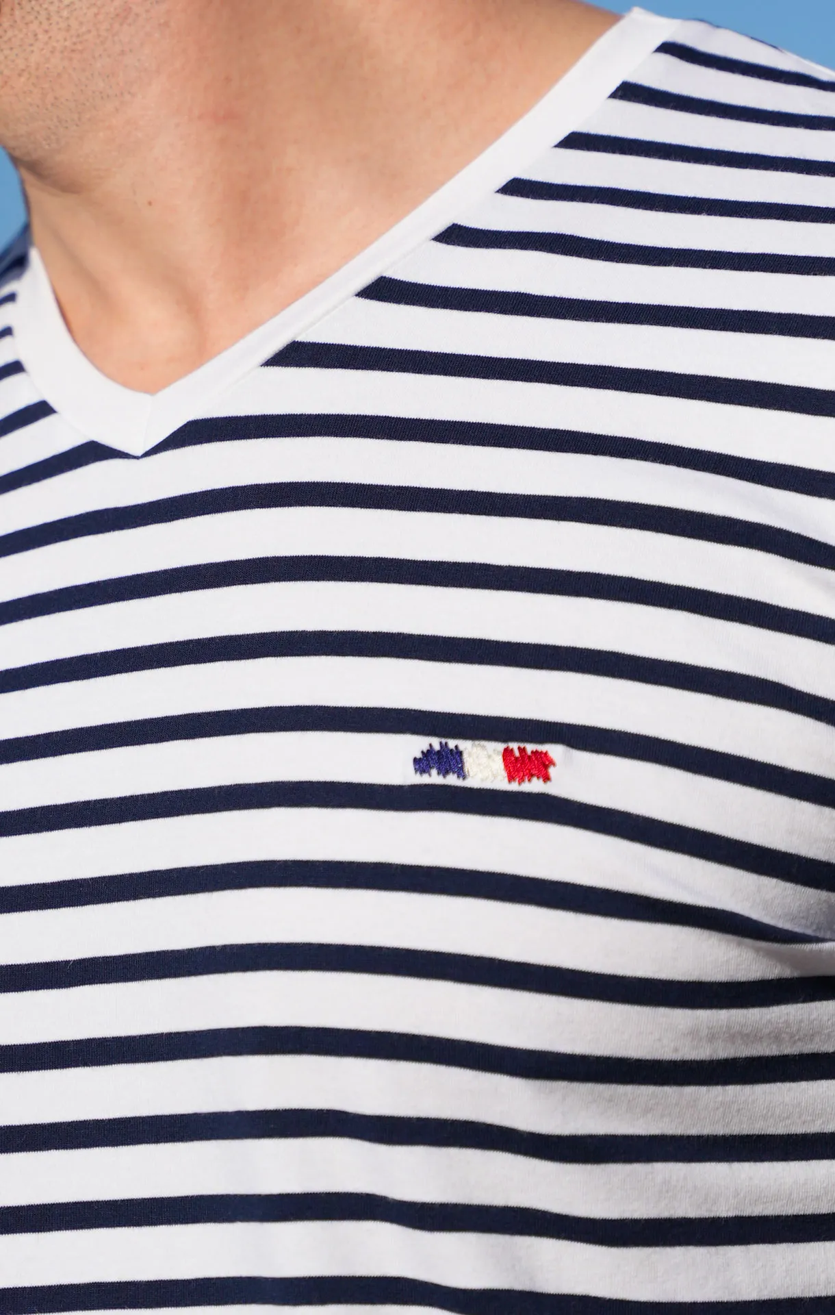 T-Shirt col V homme JULES BLANC MARINE