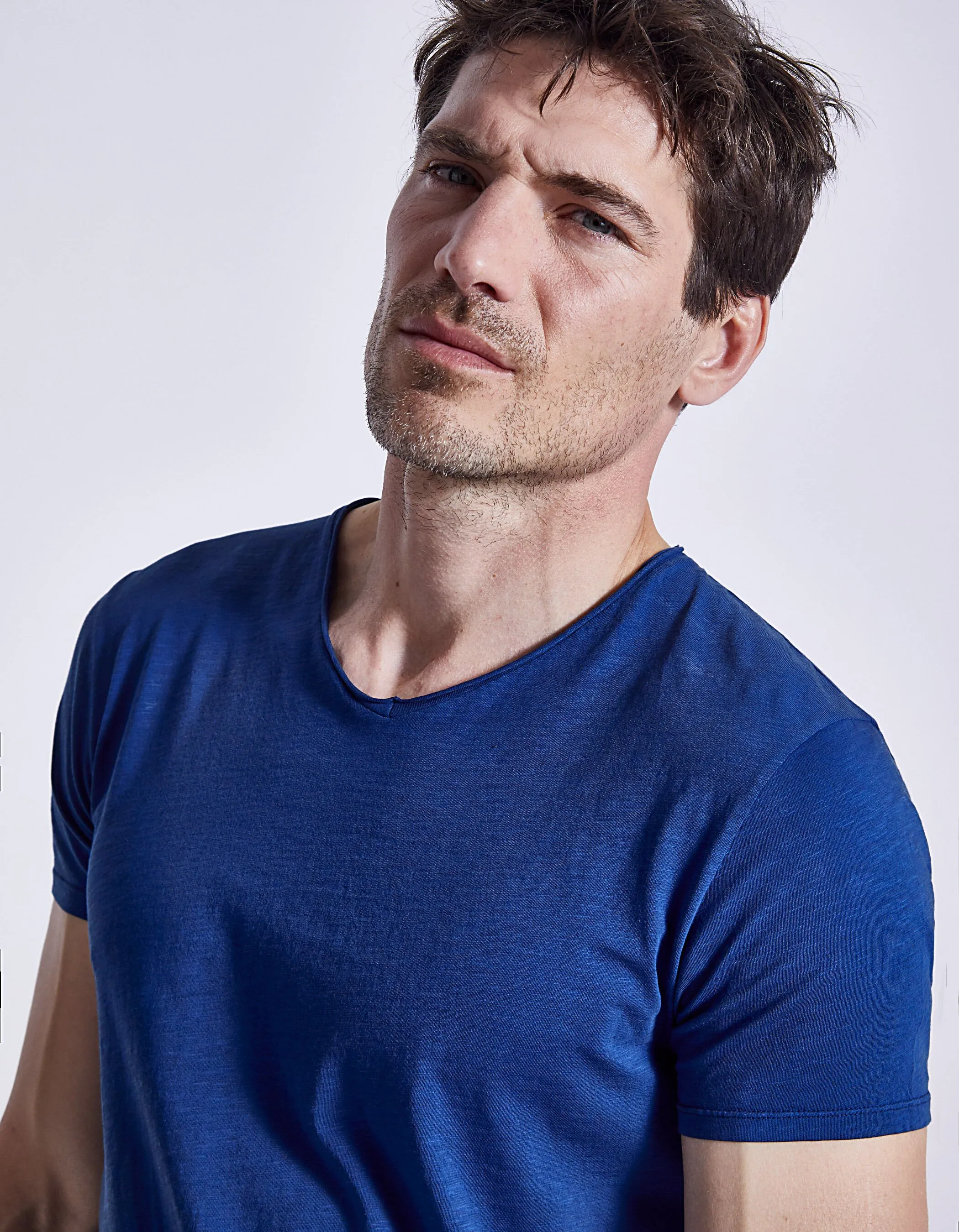 Tee-shirt L'Essentiel bleu col V Homme