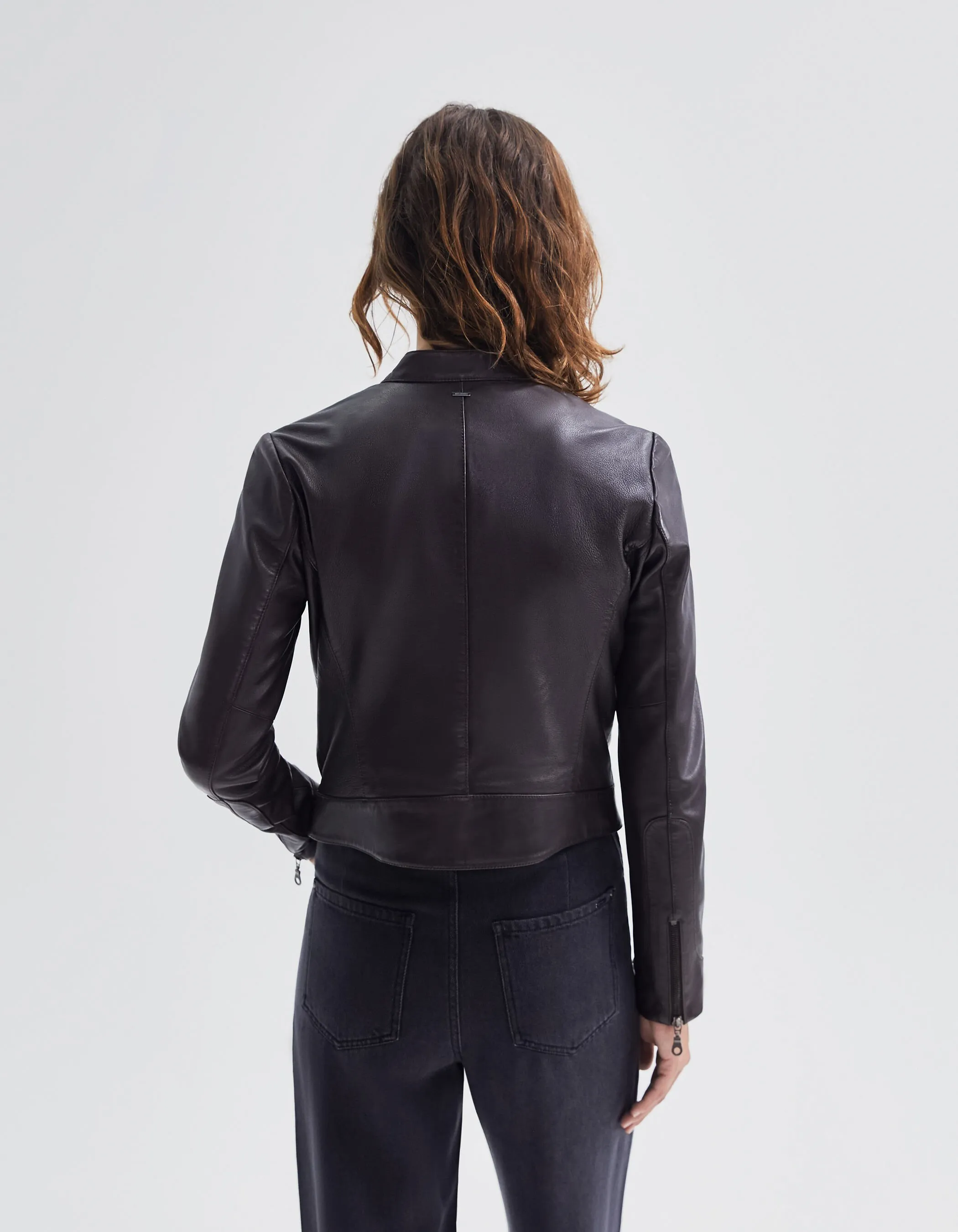 Veste chocolat en cuir à poches zippées Femme